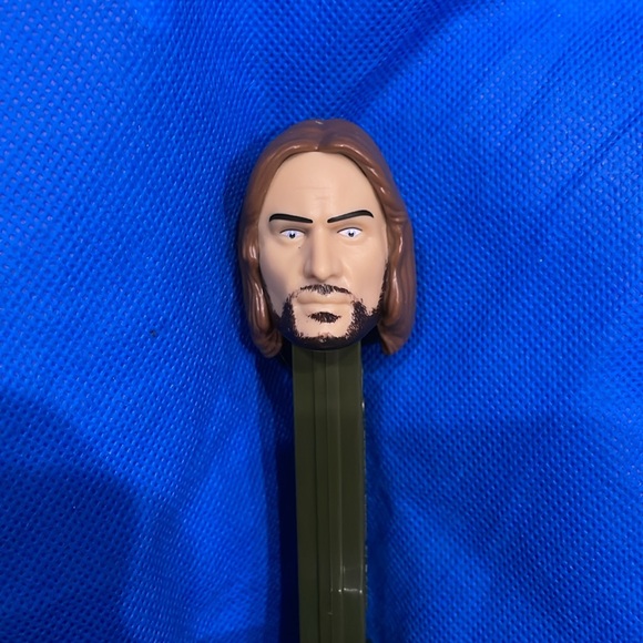 The Lord of the Rings PEZ Collectible - Aragorn (Green & Brown) #D3 1117930 - Picture 12 of 17